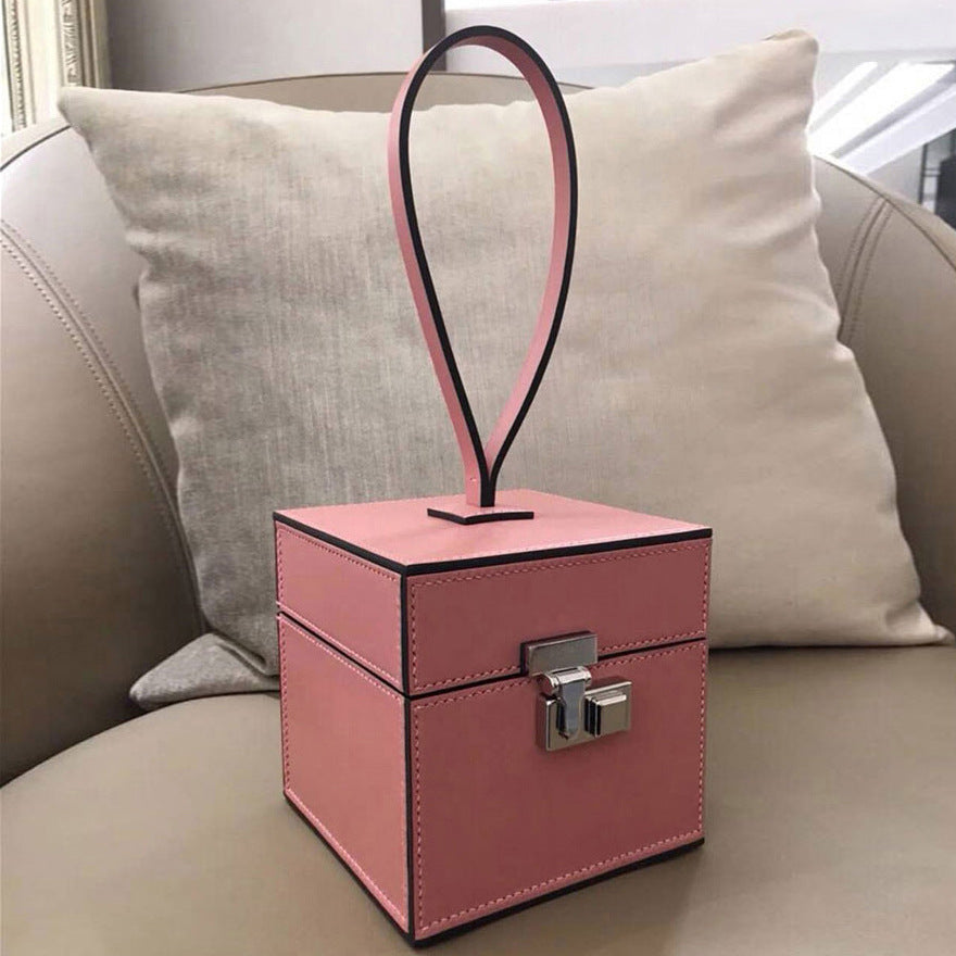 Fashionable Retro Banquet Mini Niche Portable Handbags
