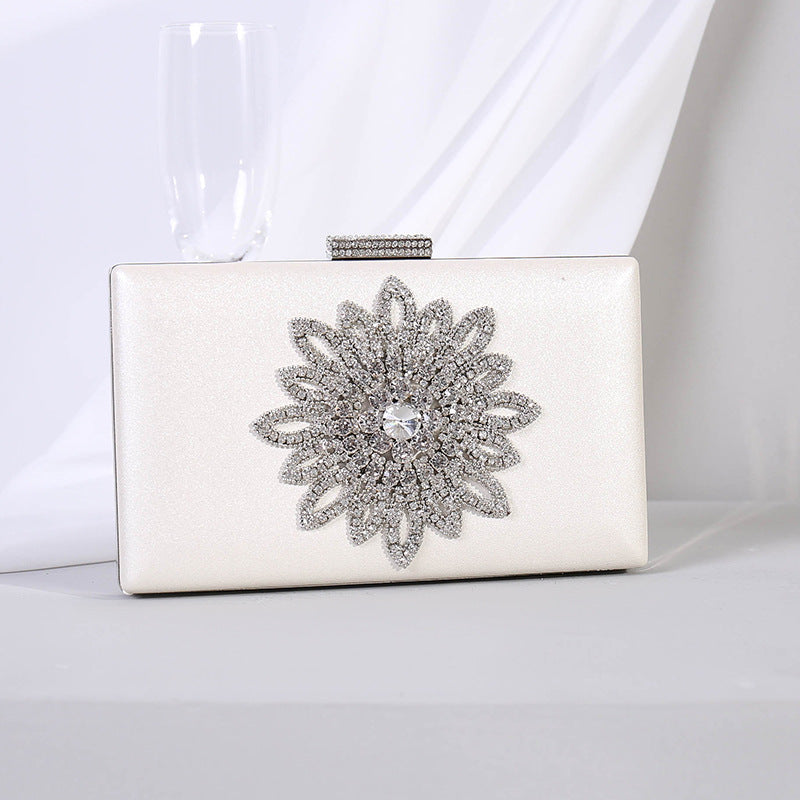 Women's Cool Rhinestone Sunflower Dinner Chain Evening Bags