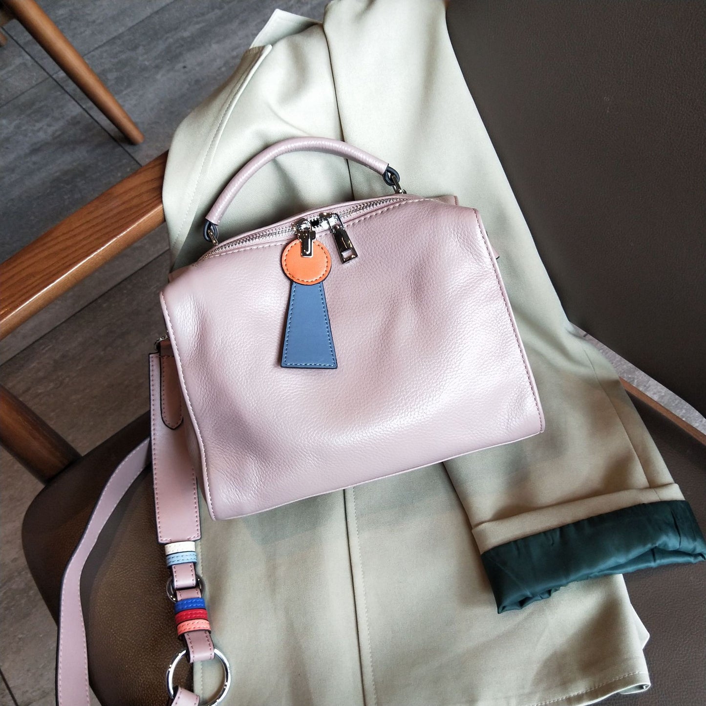 Women's Leather Fashion Soft First Layer Cowhide Handbags