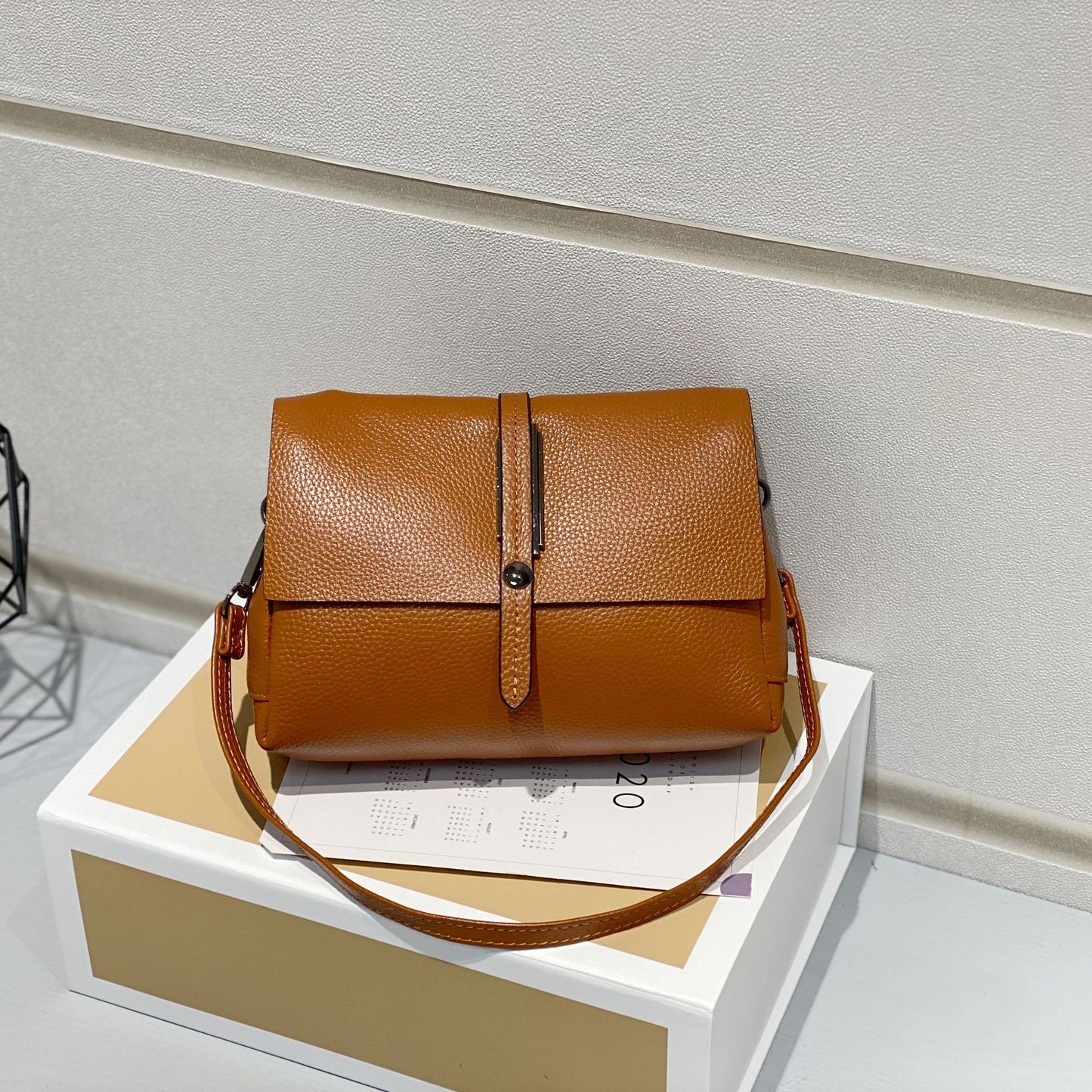Women's First Layer Cowhide Leather Veil Commuter Bags