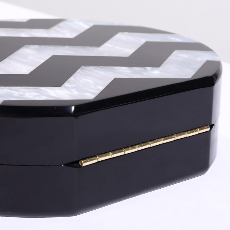 Stripe Stitching Acrylic Fashion Street Shooting Clutch Bags