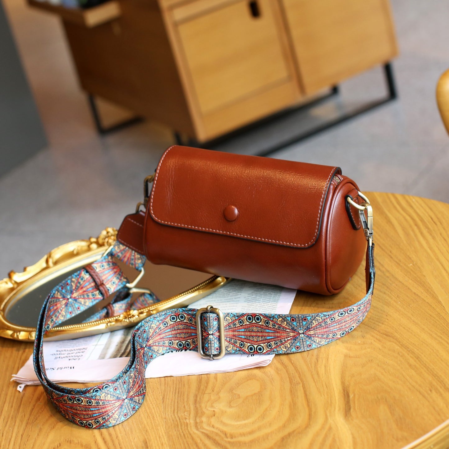 Women's Vegetable Tanned Leather Cowhide Round Simple Stylish Shoulder Bags