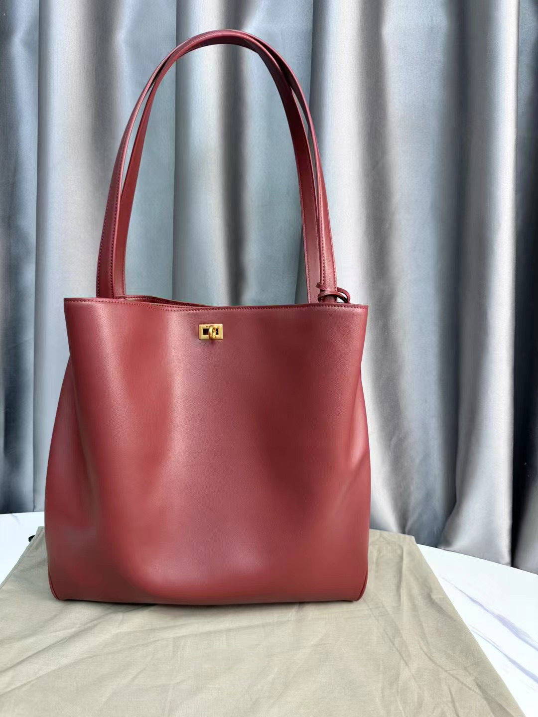 Women's Unisex Style Large Capacity Cowhide Leather Bags