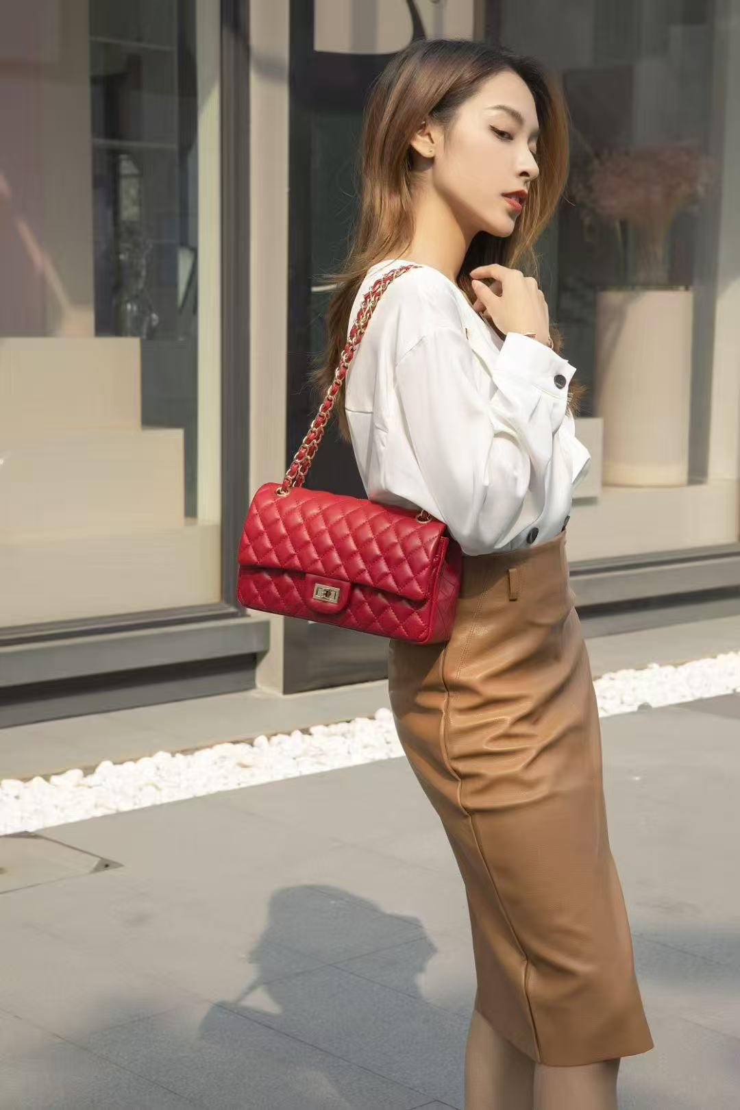 Women's Sheepskin Large Capacity Chain Single Portable Classic Style Bags