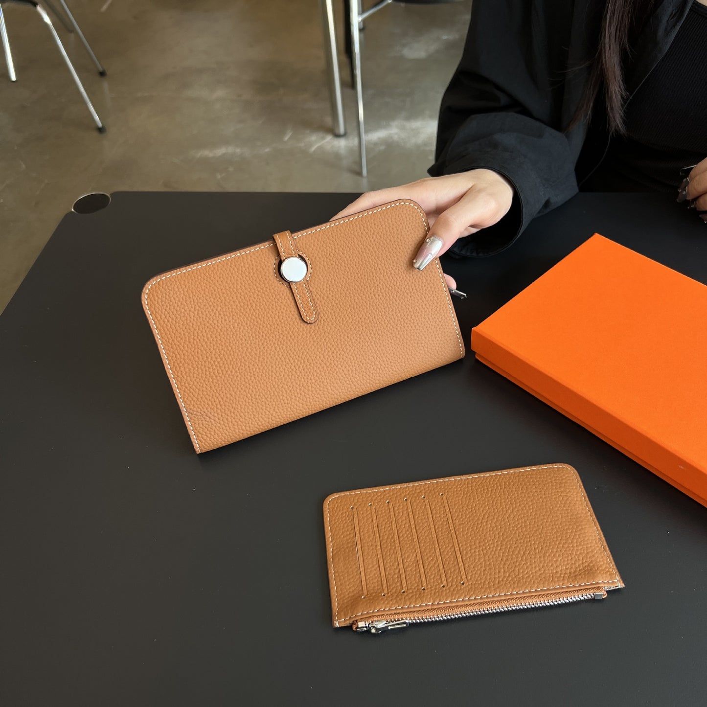Women's Layer Cowhide Long Passport Folding Large Capacity Genuine Leather Ladies Wallets