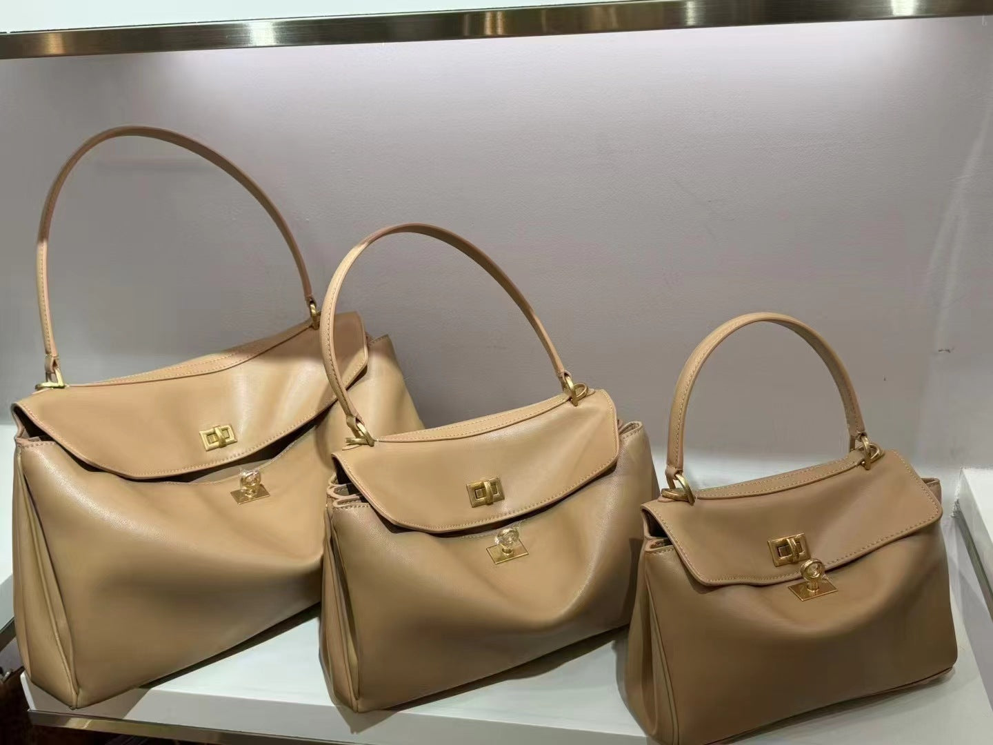 Retro Fashionable Cowhide Kelly Large Capacity Handbags