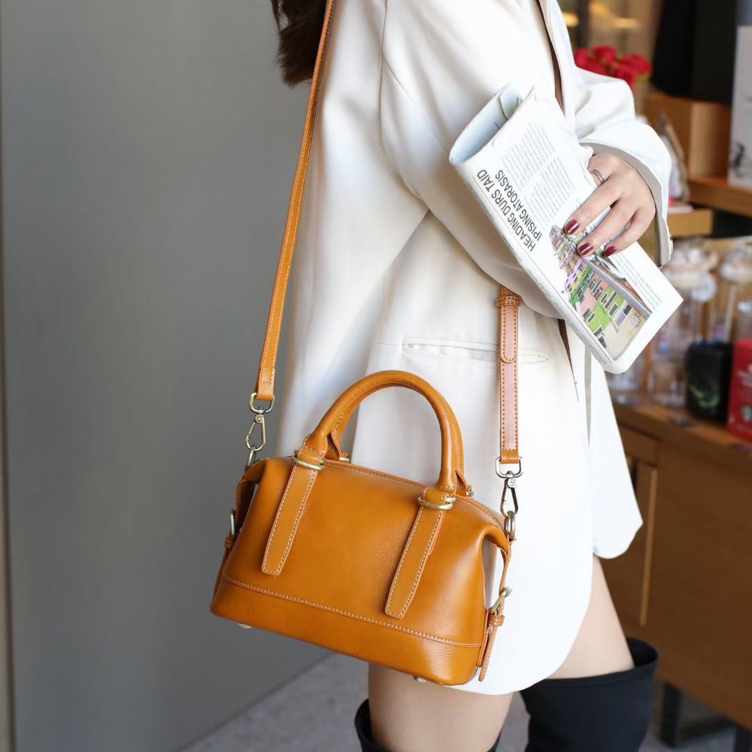 Women's First Layer Vegetable Tanning Leather Soft Boston Simple Handbags