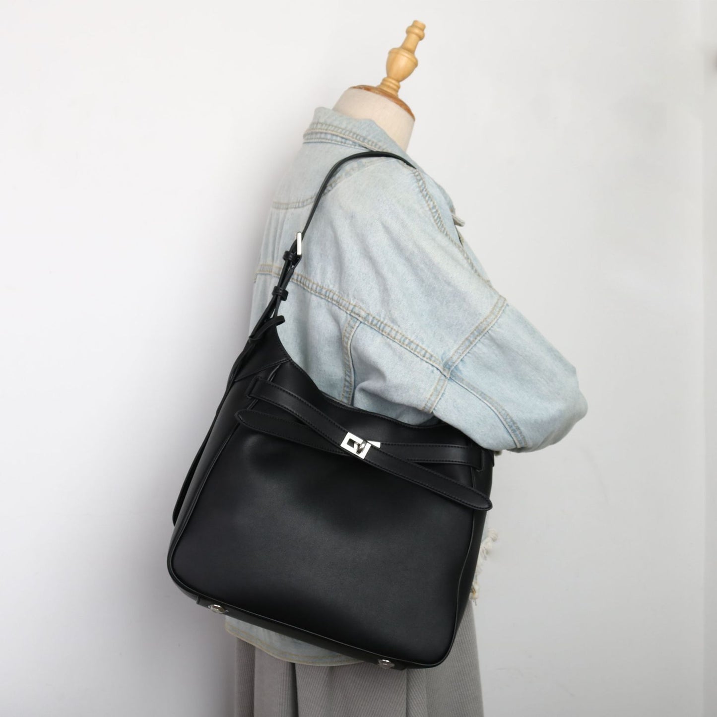 Cowhide Vintage Genuine Leather Large Capacity Handbags