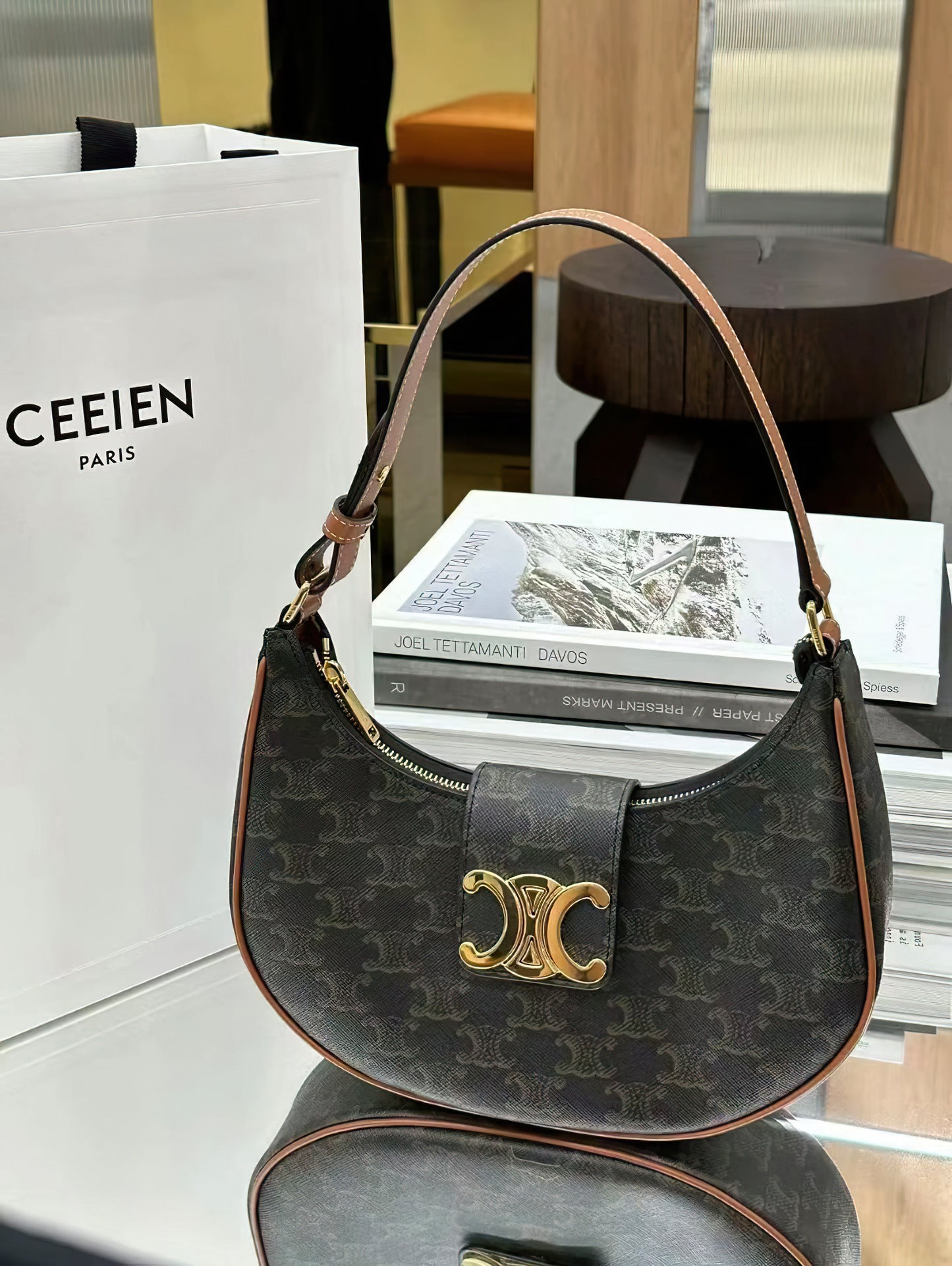 Arc Underarm High-grade Monogram Female Selenodont Handbags