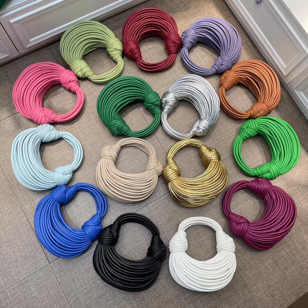 Women's Trendy Knotted Woven Hand-held Fashionable Bread Handbags