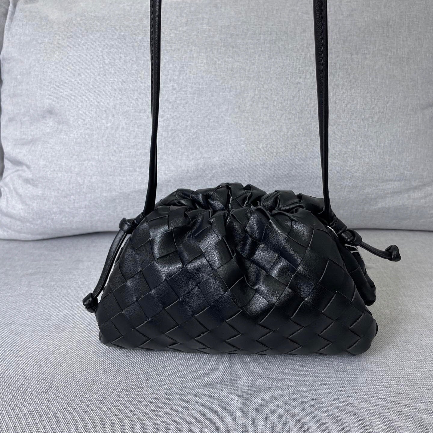 Women's Pleated Wind Woven Cloud Genuine Leather Magnetic Crossbody Bags