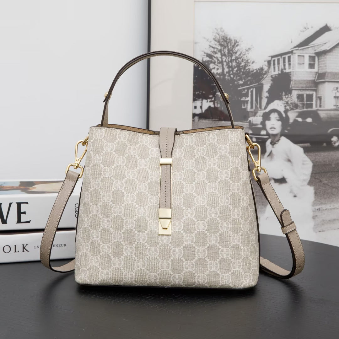 Women's Fashion Series Large Capacity Difference Saddle Shoulder Bags