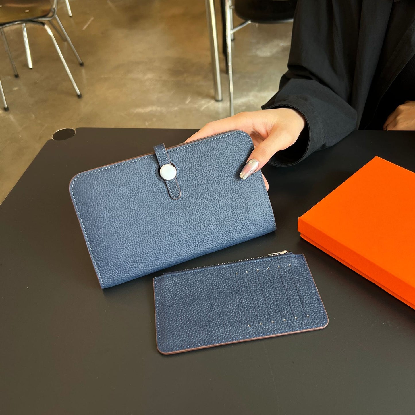 Women's Layer Cowhide Long Passport Folding Large Capacity Genuine Leather Ladies Wallets