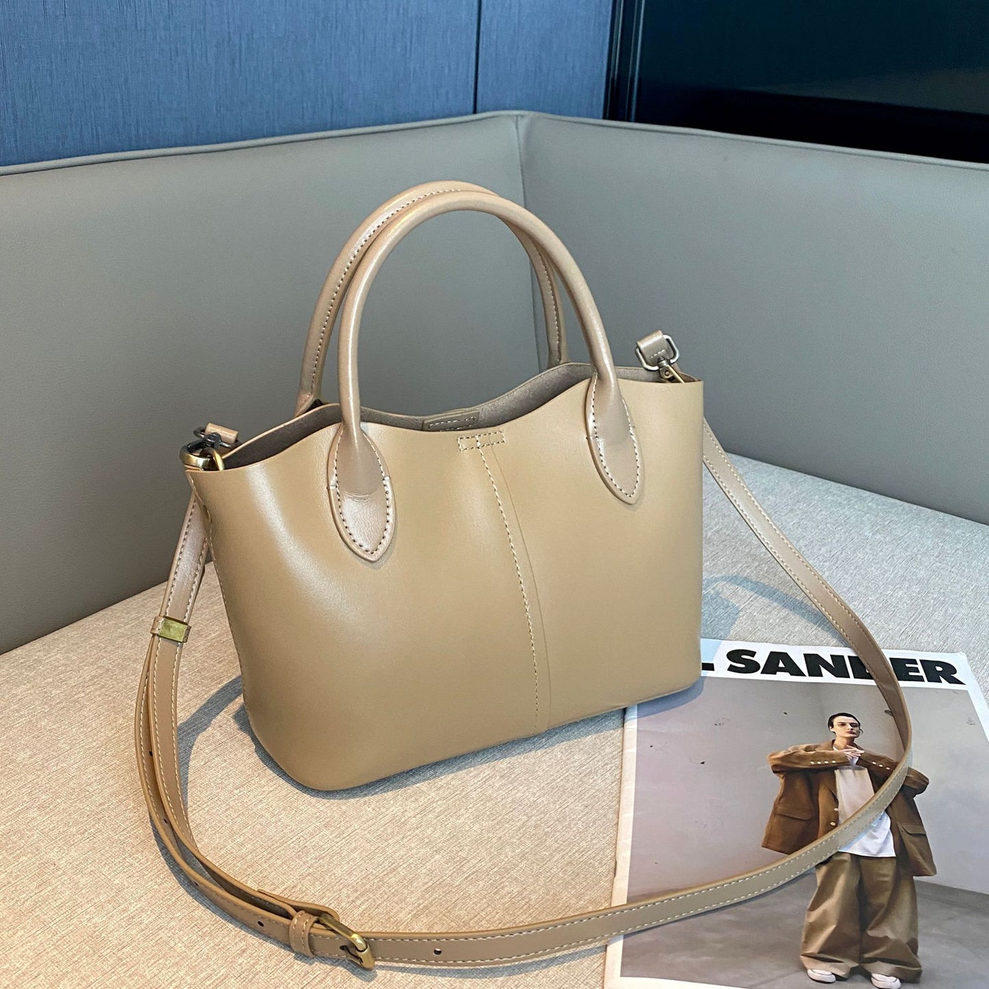 Women's Leather Large Capacity Beautiful Fashion Simple Bags