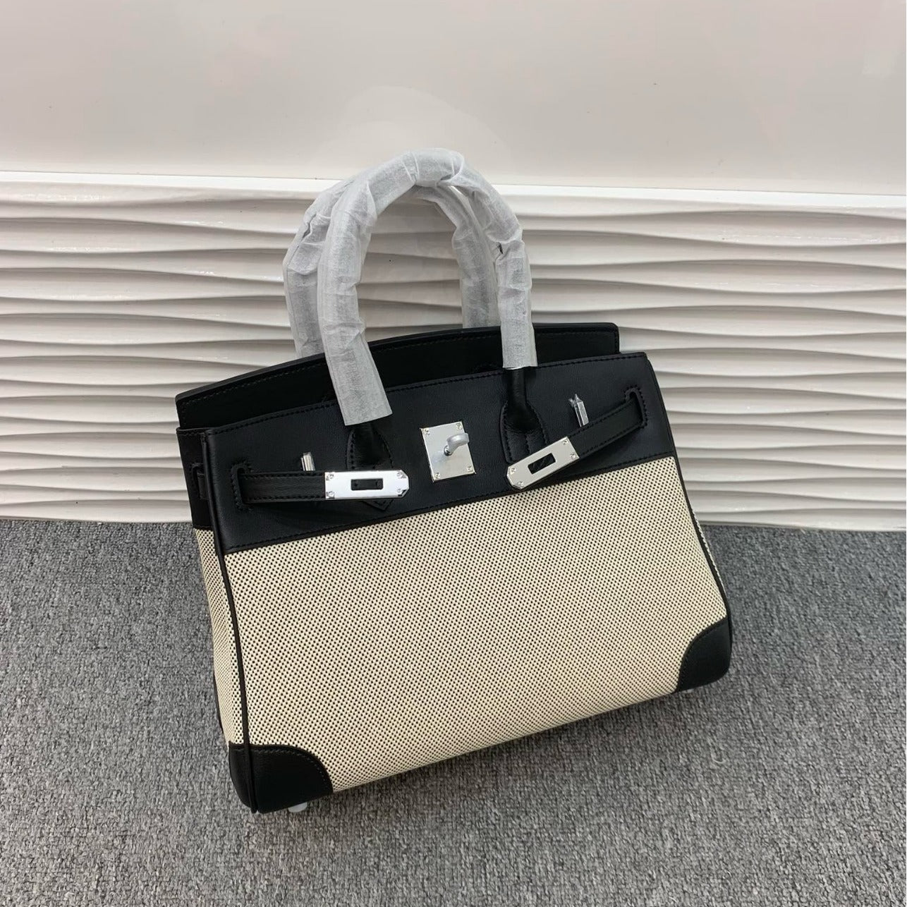 Women's Versatile Contrast Color Canvas With First Handbags