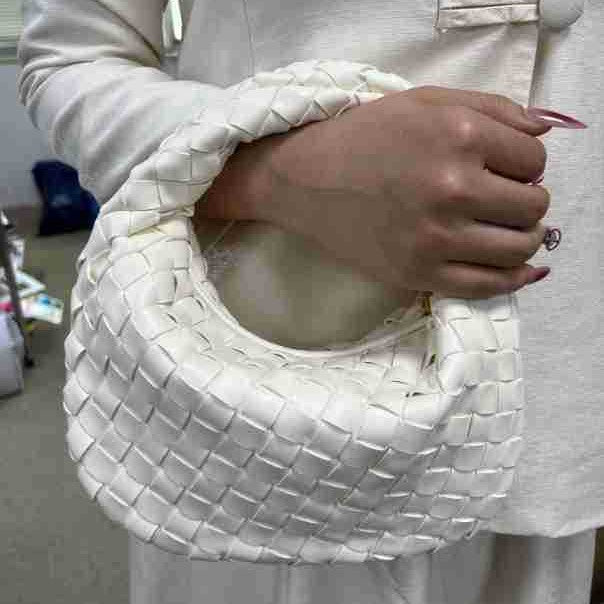 Women's High-grade Handmade Woven Fashion Dumpling Portable Handbags