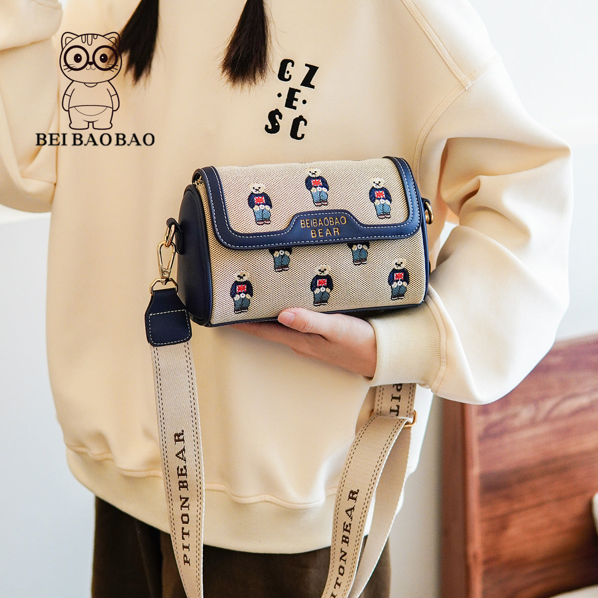 Women's Source Retro Embroidered Korean Style Shoulder Bags