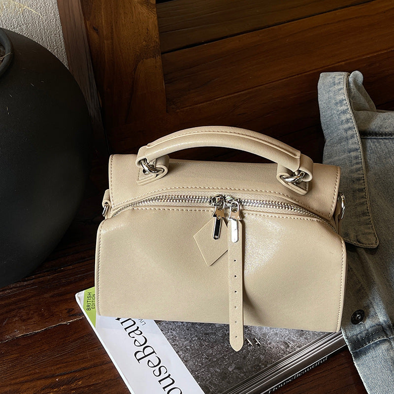 Fashionable Retro Commuter High-grade Pillow Soft Handbags