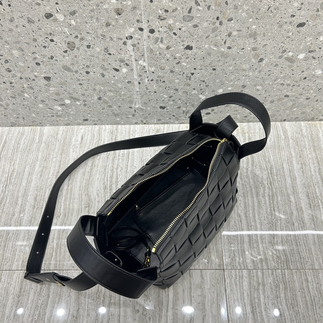 Women's Fashion Hand-woven Vegetable Basket Light Luxury Crossbody Bags