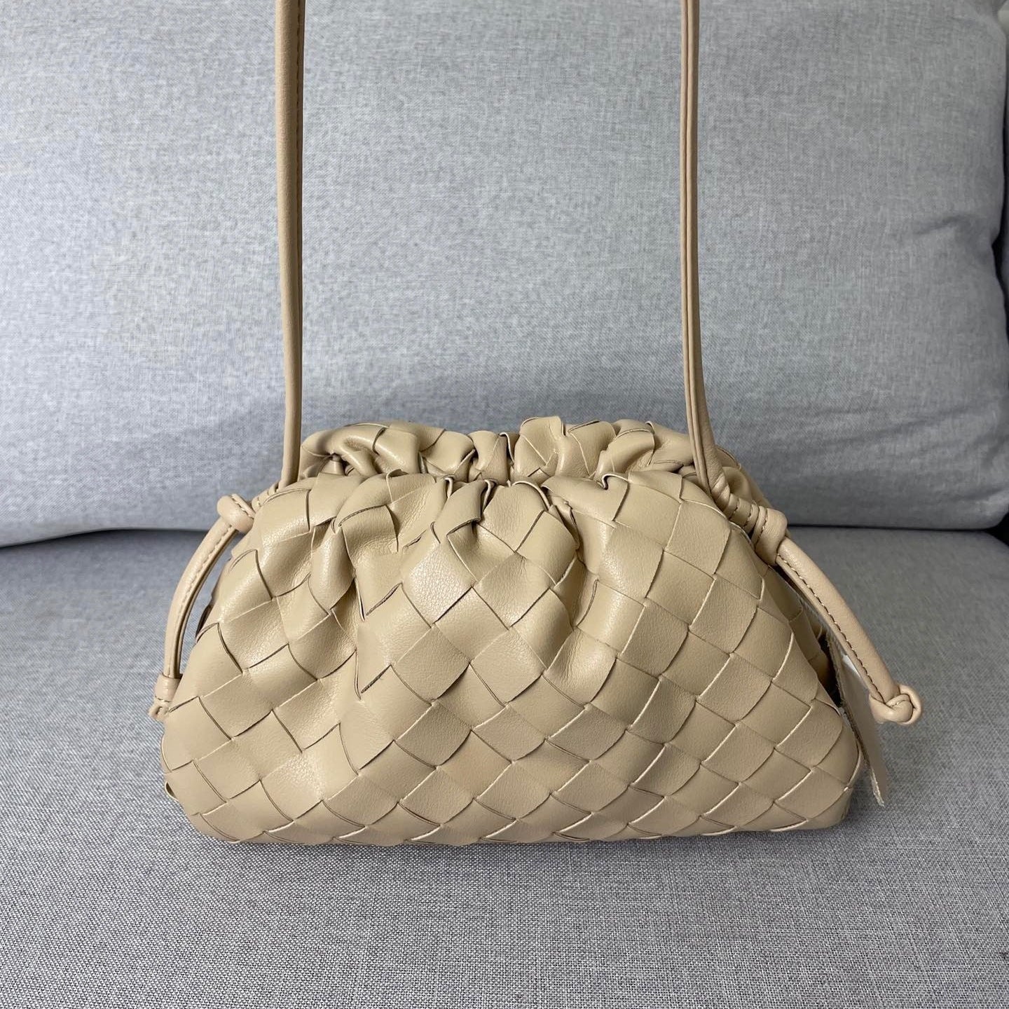 Women's Pleated Wind Woven Cloud Genuine Leather Magnetic Crossbody Bags