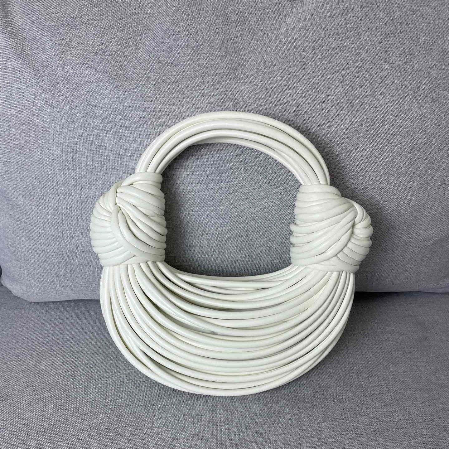 Women's Trendy Knotted Woven Hand-held Fashionable Bread Handbags