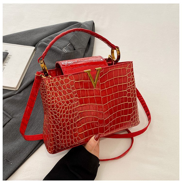 Women's Diana Lychee Pattern V-shaped Golden Edge Shoulder Bags