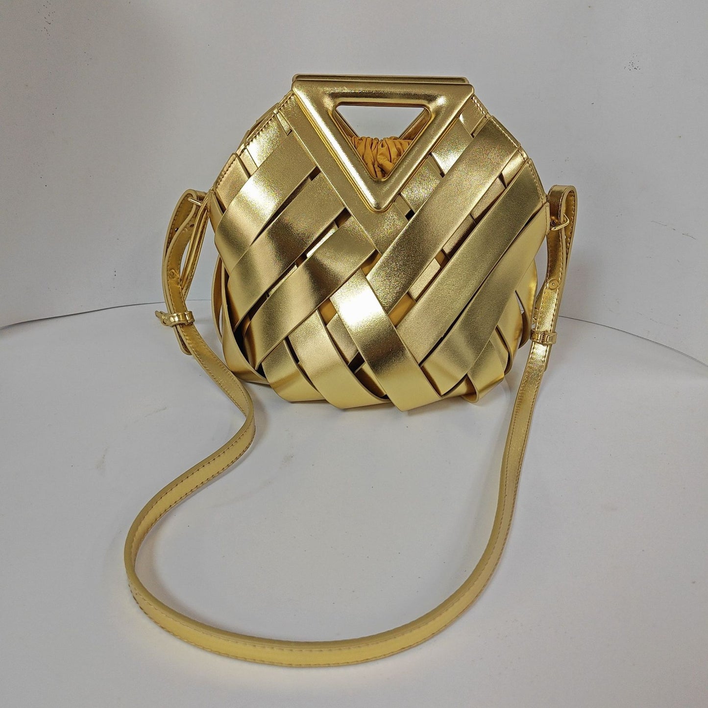 Women's Basket Design Elegant Fashion Inverted Triangle Bags
