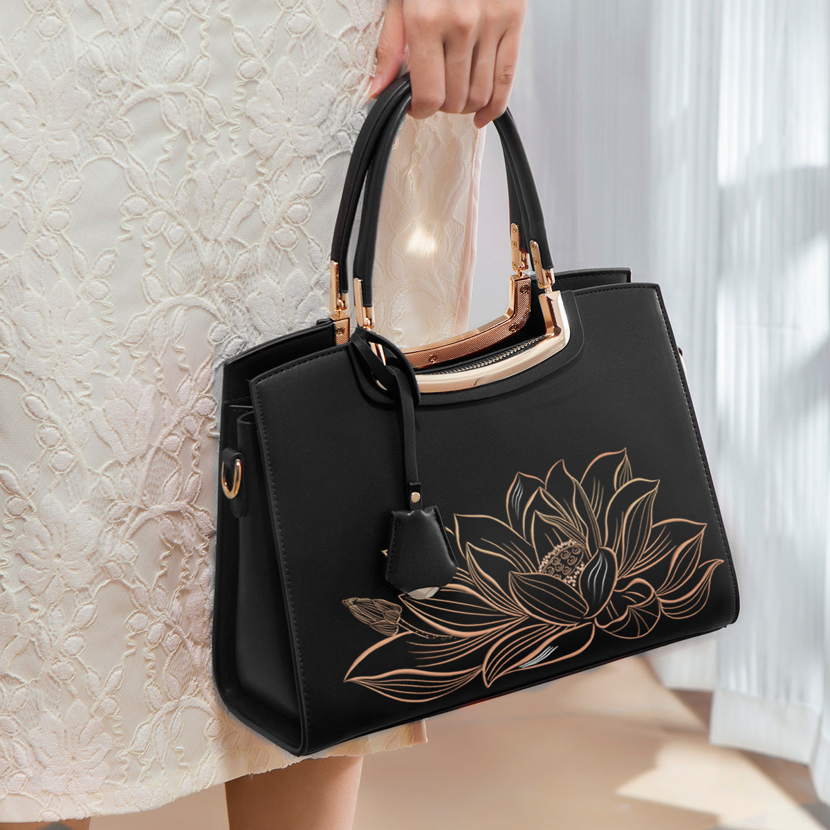Women's Large Capacity Portable Lady Mom Elegant Handbags