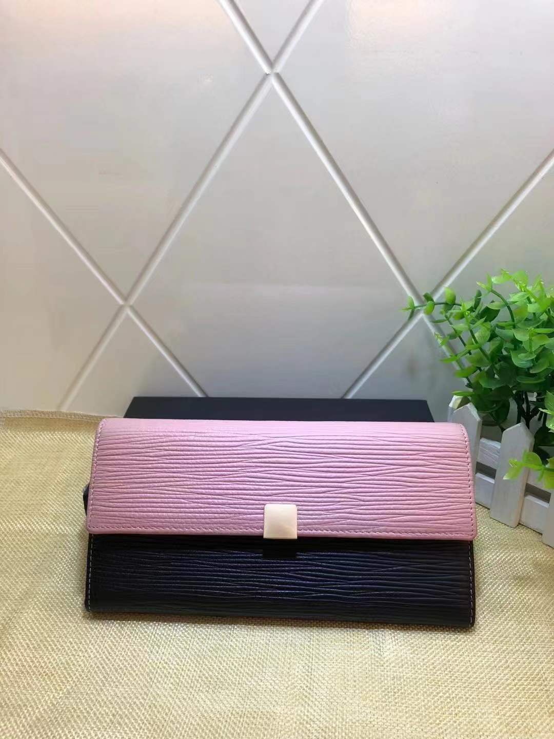 Women's Korean Mid-length Water Ripple Leather Ladies Wallets