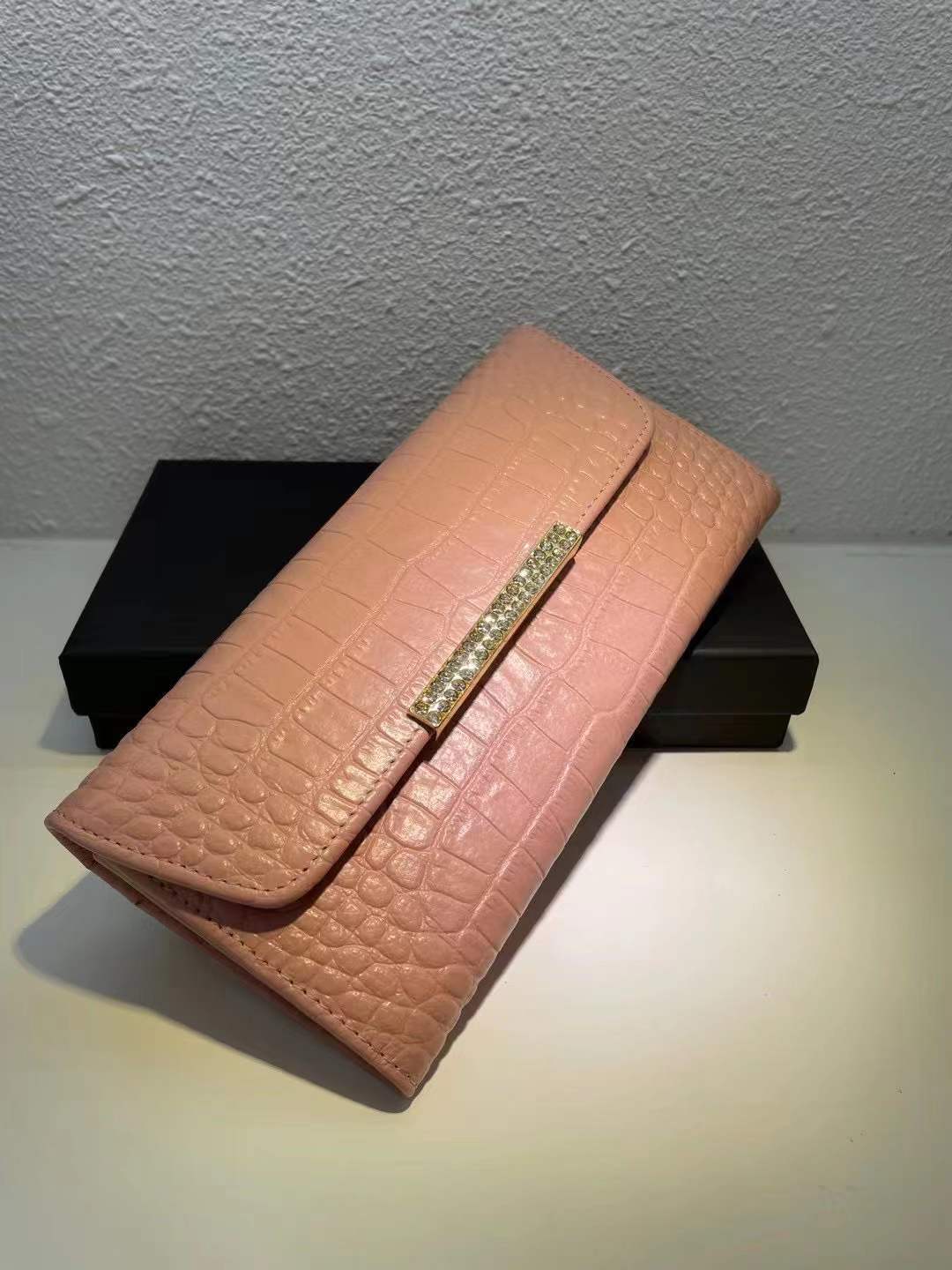 Women's Style Simple Crocodile Pattern Series Plain Ladies Wallets