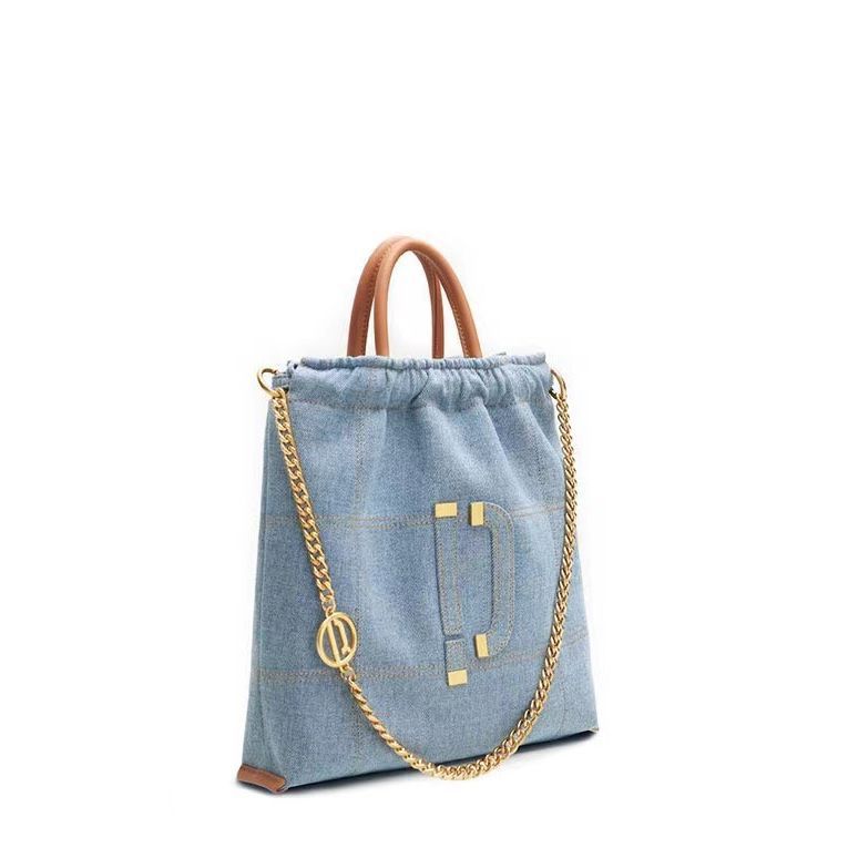 For Daily Necessity Design Series Chain Size Soft Handbags
