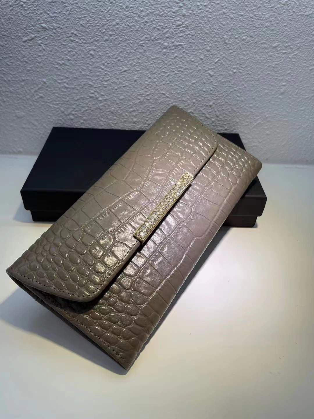 Women's Style Simple Crocodile Pattern Series Plain Ladies Wallets
