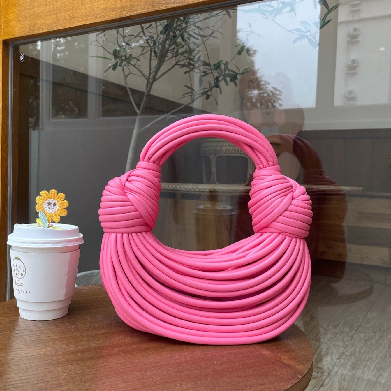 Women's Trendy Knotted Woven Hand-held Fashionable Bread Handbags