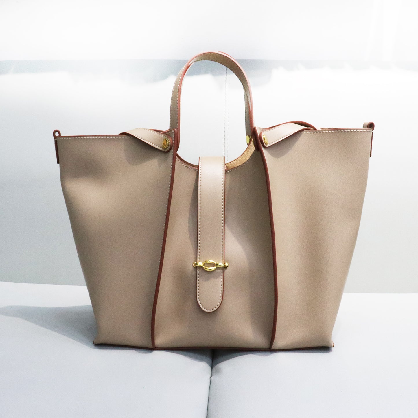 Women's Large Capacity Textured Fashion Portable Light Handbags