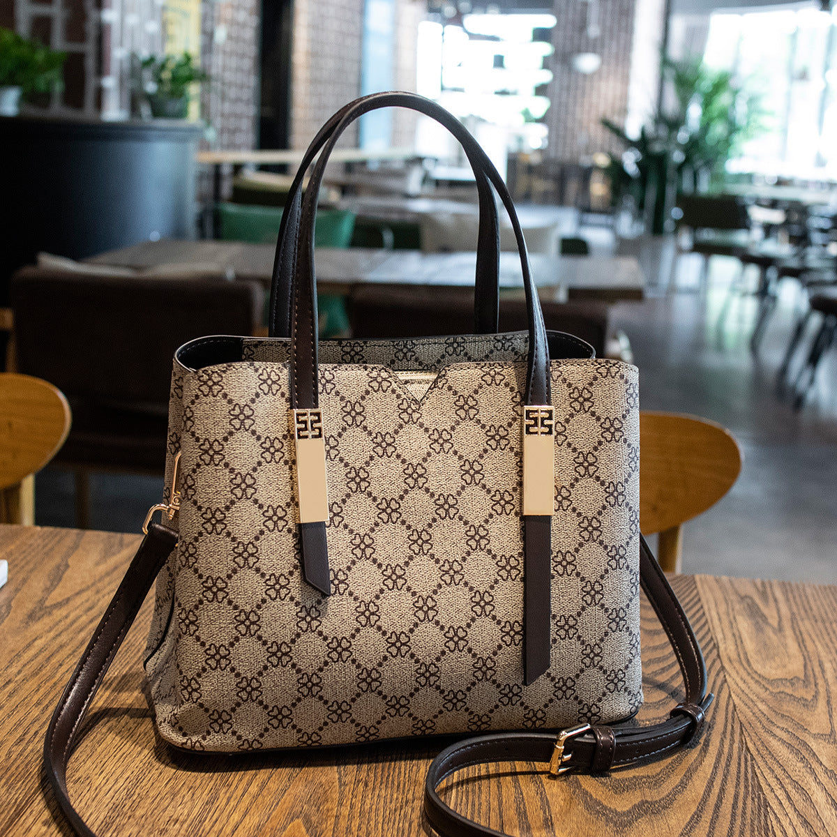 Women's Retro Classic Versatile Fashion Large Capacity Bags