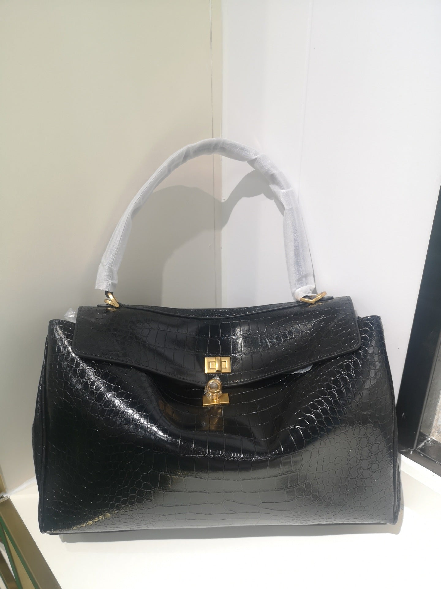 Women's Kelly Genuine Leather Idle Style Underarm Armpit Bags