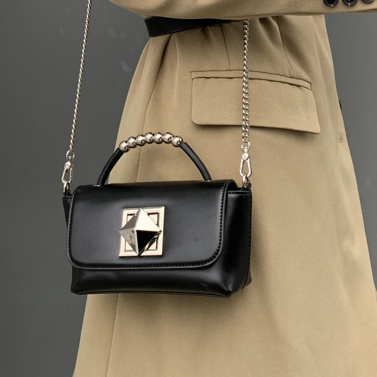 High-grade Popular Fashion Twist Delicate Pouch Crossbody Bags