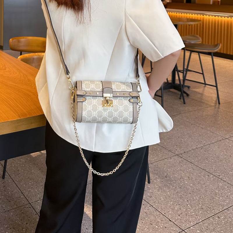 Women's Fashion Series Large Capacity Difference Saddle Shoulder Bags