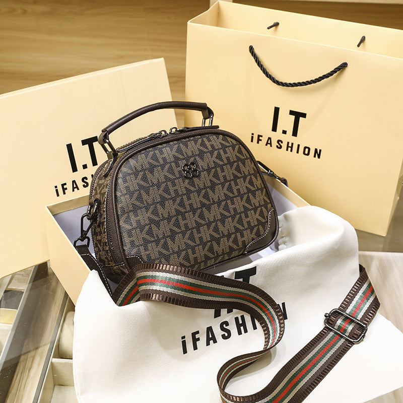 Women's New Popular Fashionable Niche Portable Bags