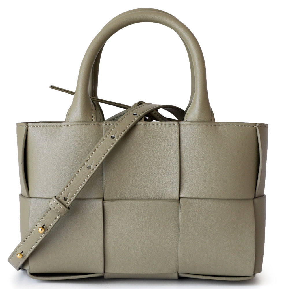 Women's Niche Large Capacity Authentic Leather Weave Simple Handbags