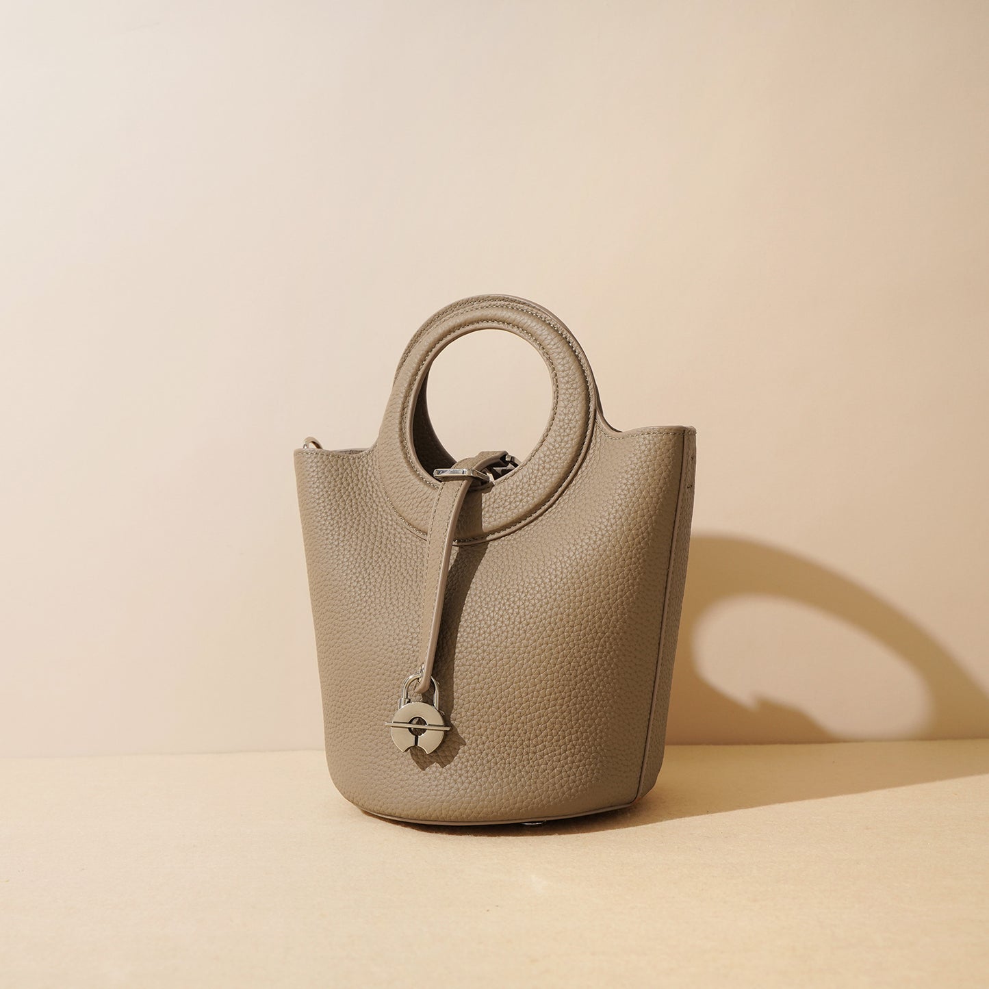 Women's Leather Versatile Classic Vegetable Basket First Handbags
