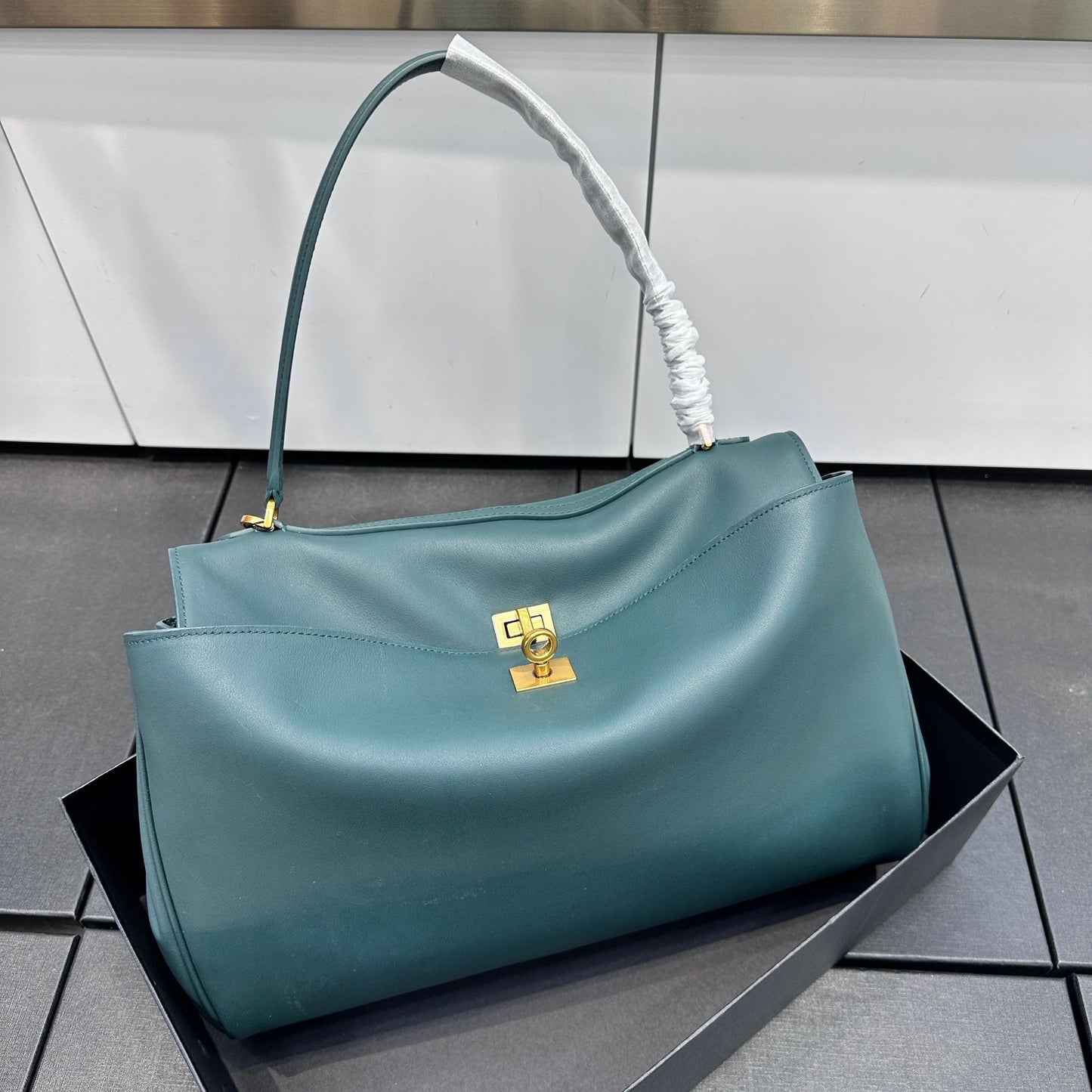 Women's Summer Genuine Leather High-grade Underarm Commuter Shoulder Bags
