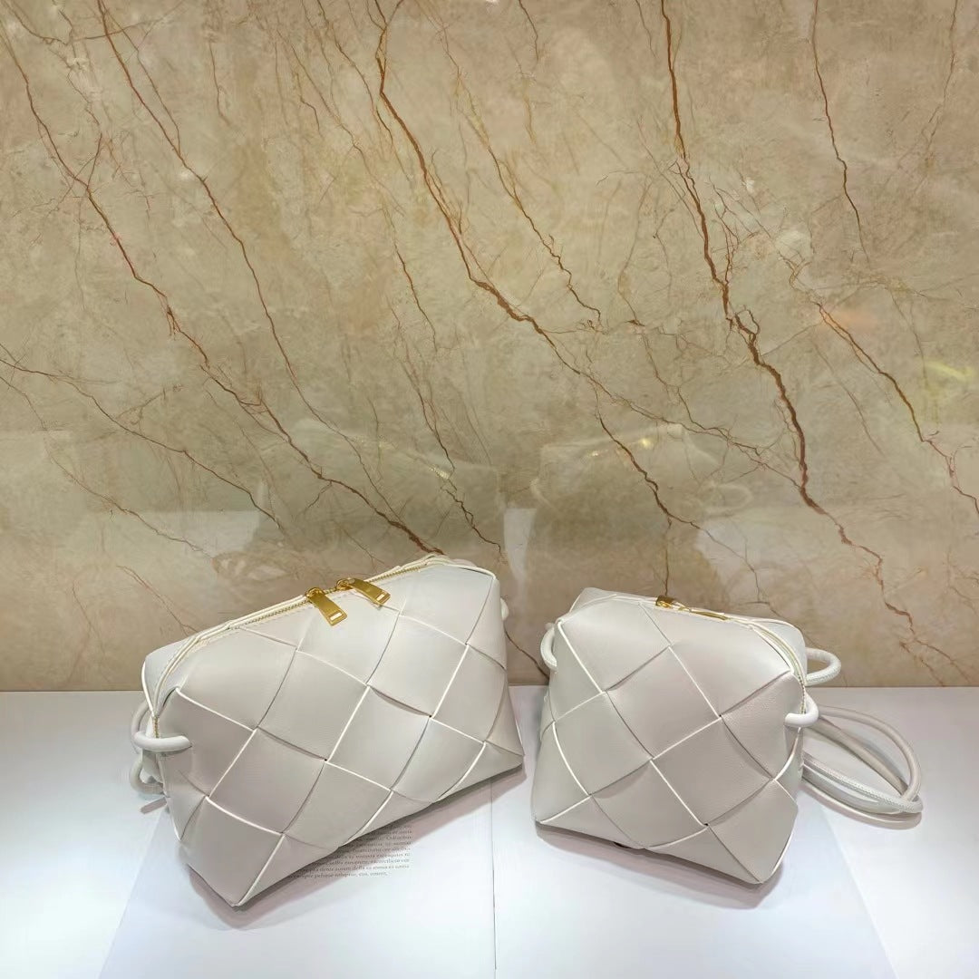 Women's Cowhide Hand-woven Fashion Trendy Bends Hitches Shoulder Bags
