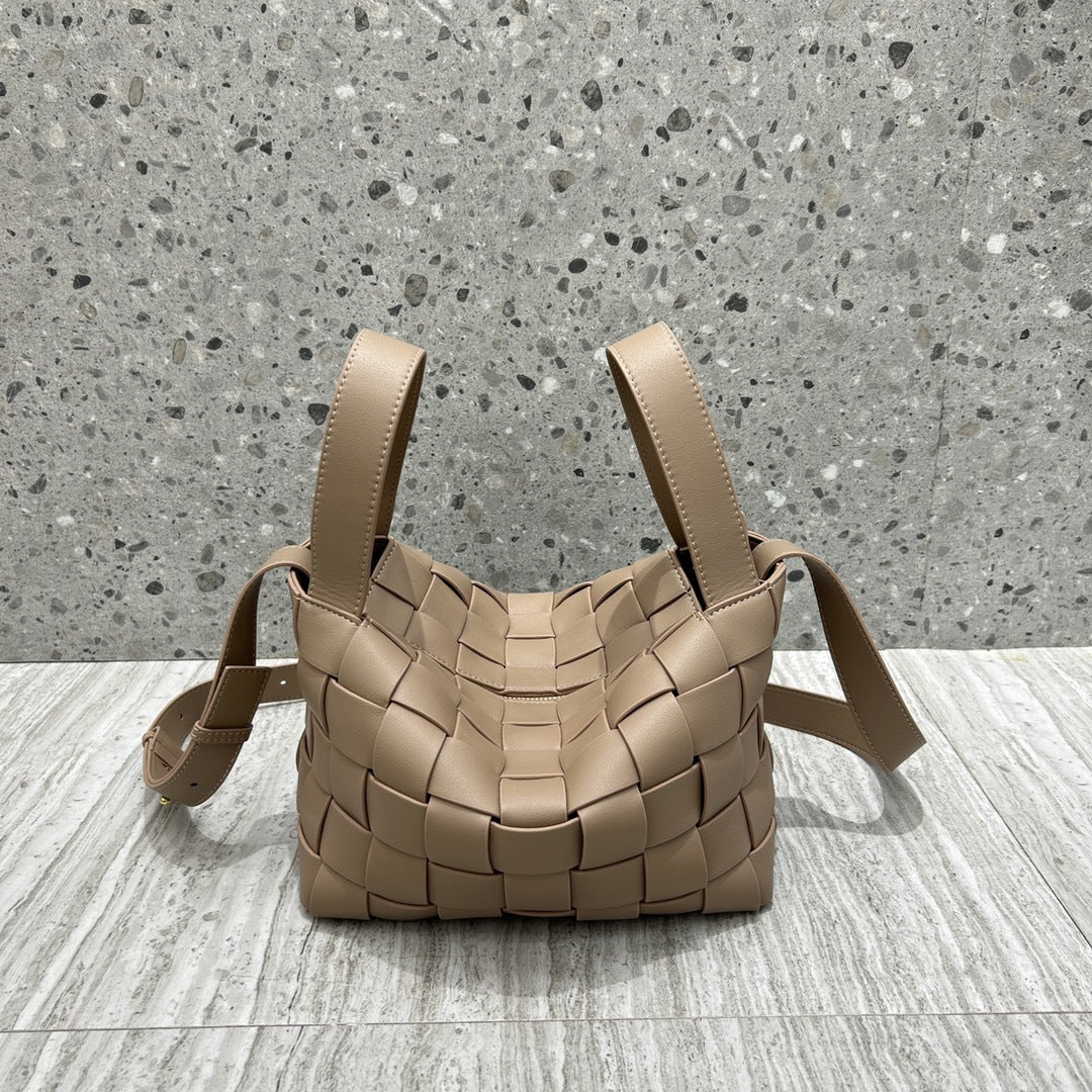 Women's Fashion Hand-woven Vegetable Basket Light Luxury Crossbody Bags