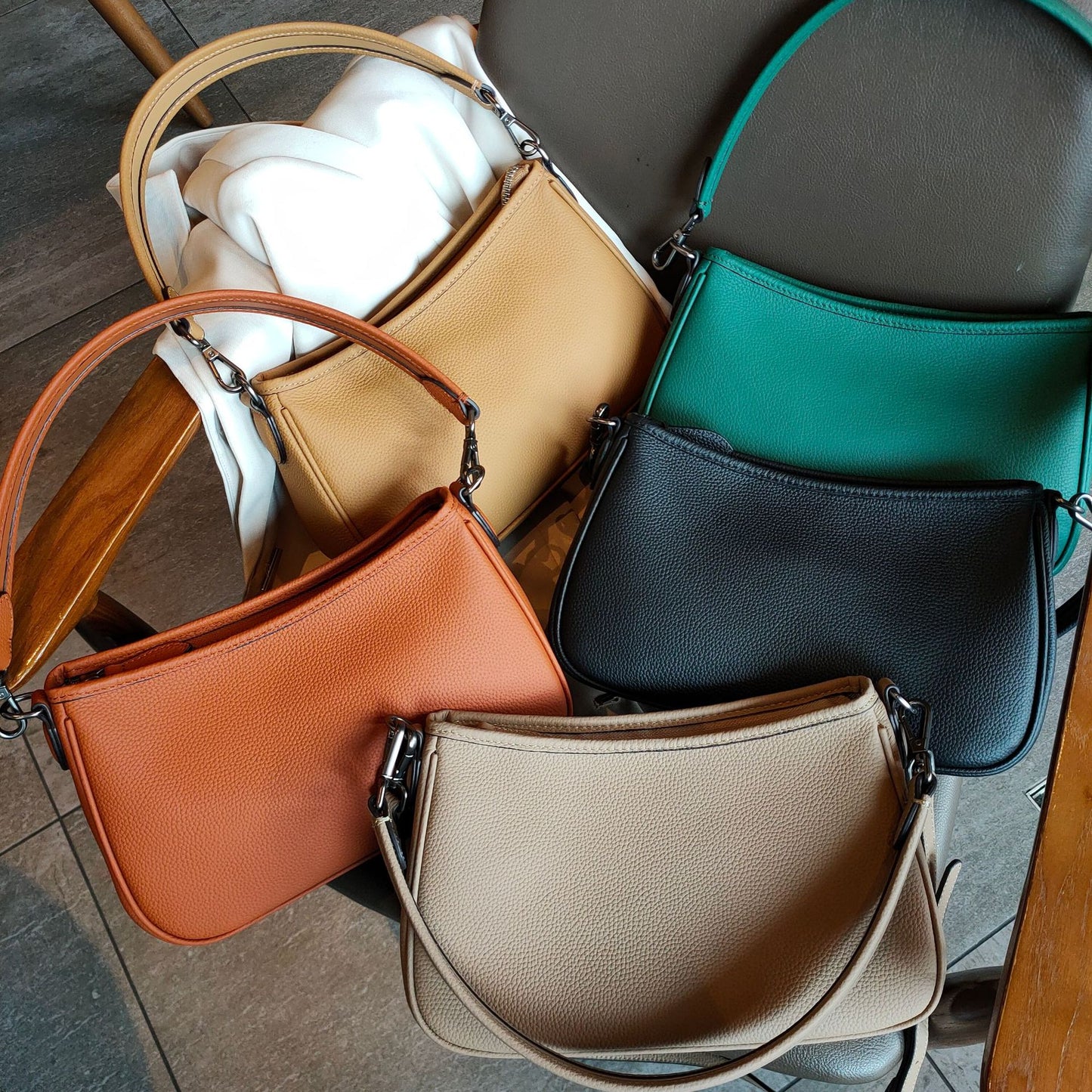 Women's Underarm Toe Layer Leather Simple Soft Shoulder Bags