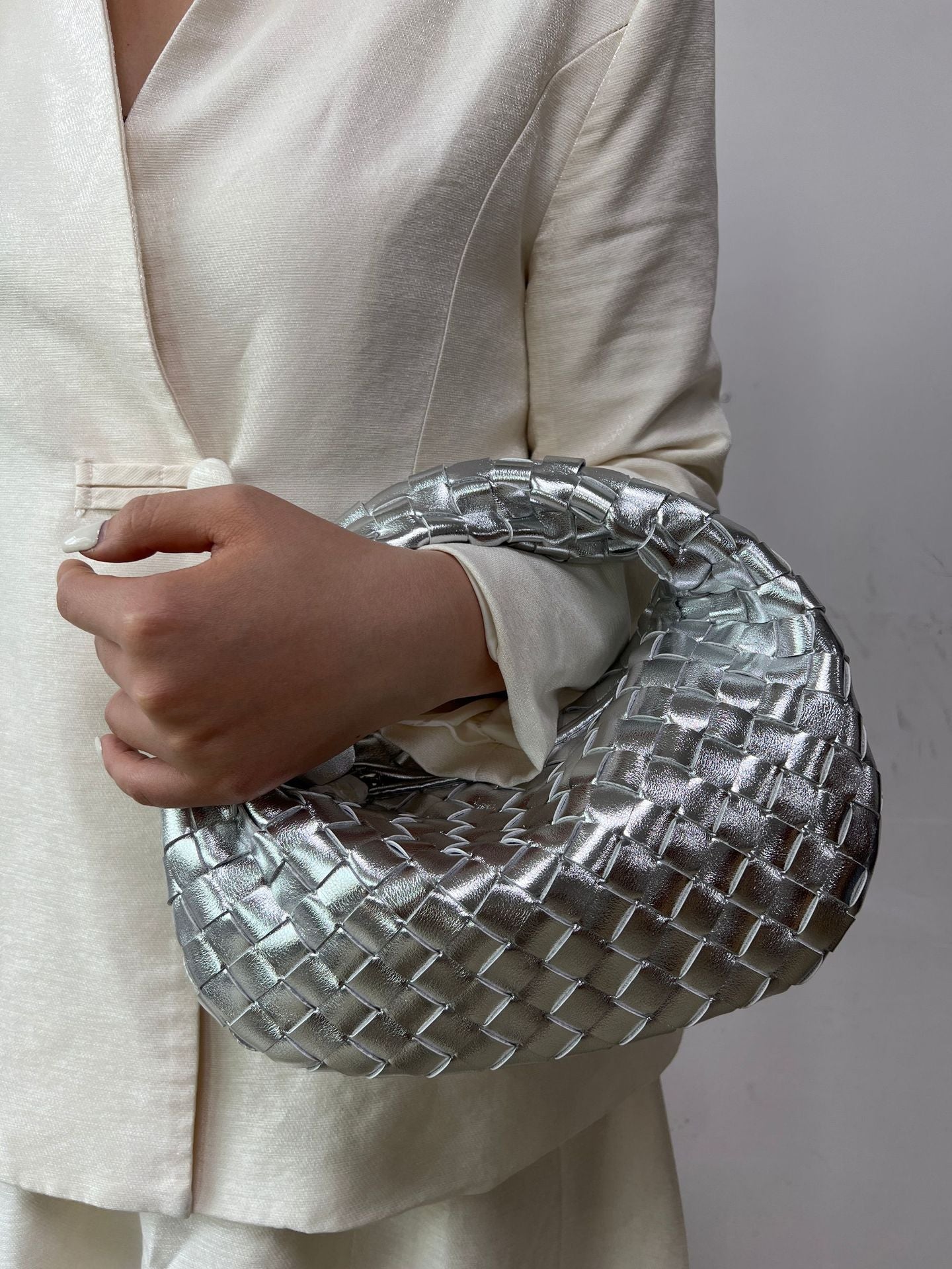 Women's Trendy Dumpling Elegant Personality Croissant Hand-woven Handbags