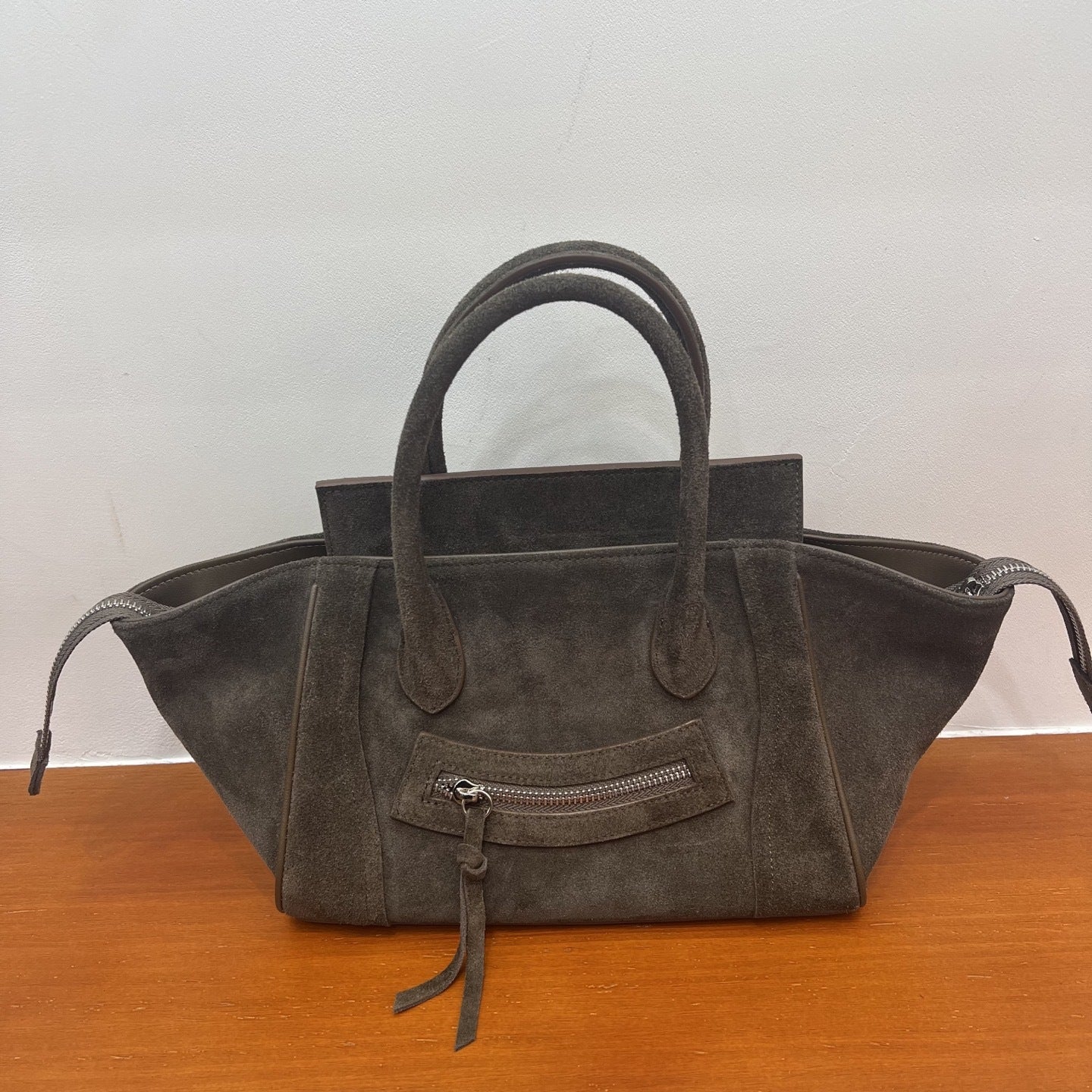 Women's Urban Simple Trendy Smiley Face Large Shoulder Bags