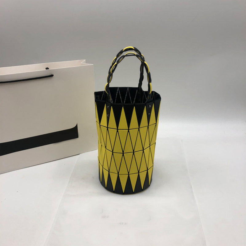 Women's Original Vegetable Basket Underarm Triangle Diamond Pattern Handbags