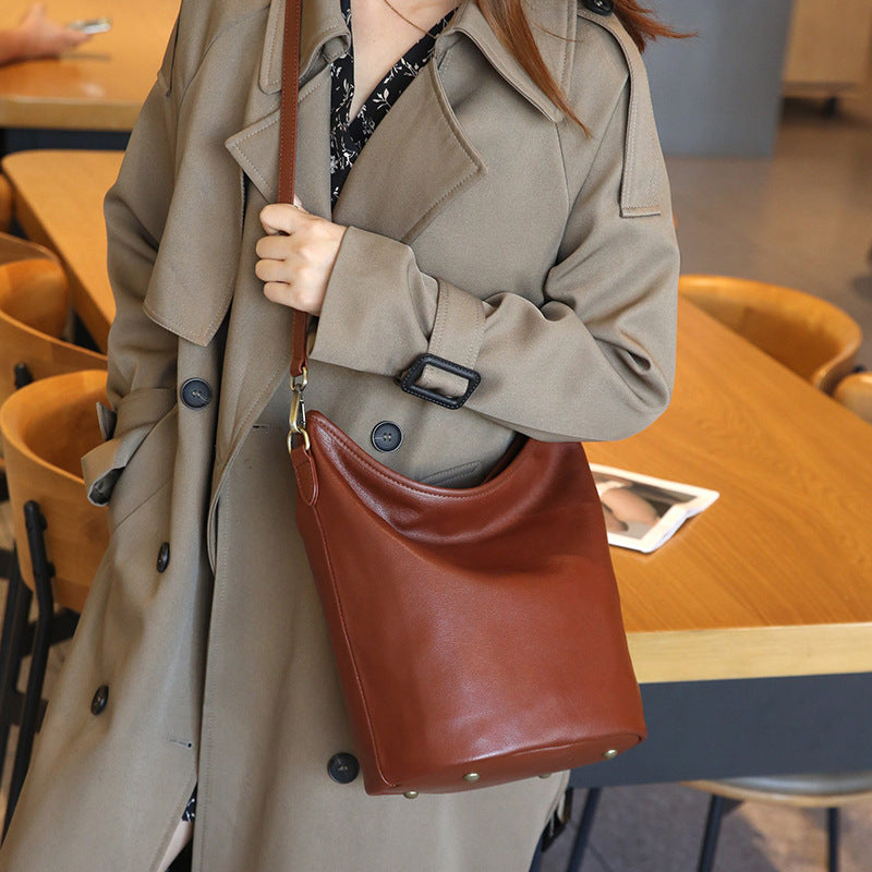Women's Fashionable First Layer Cowhide Large Capacity Shoulder Bags