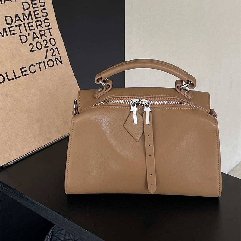 Fashionable Retro Commuter High-grade Pillow Soft Handbags